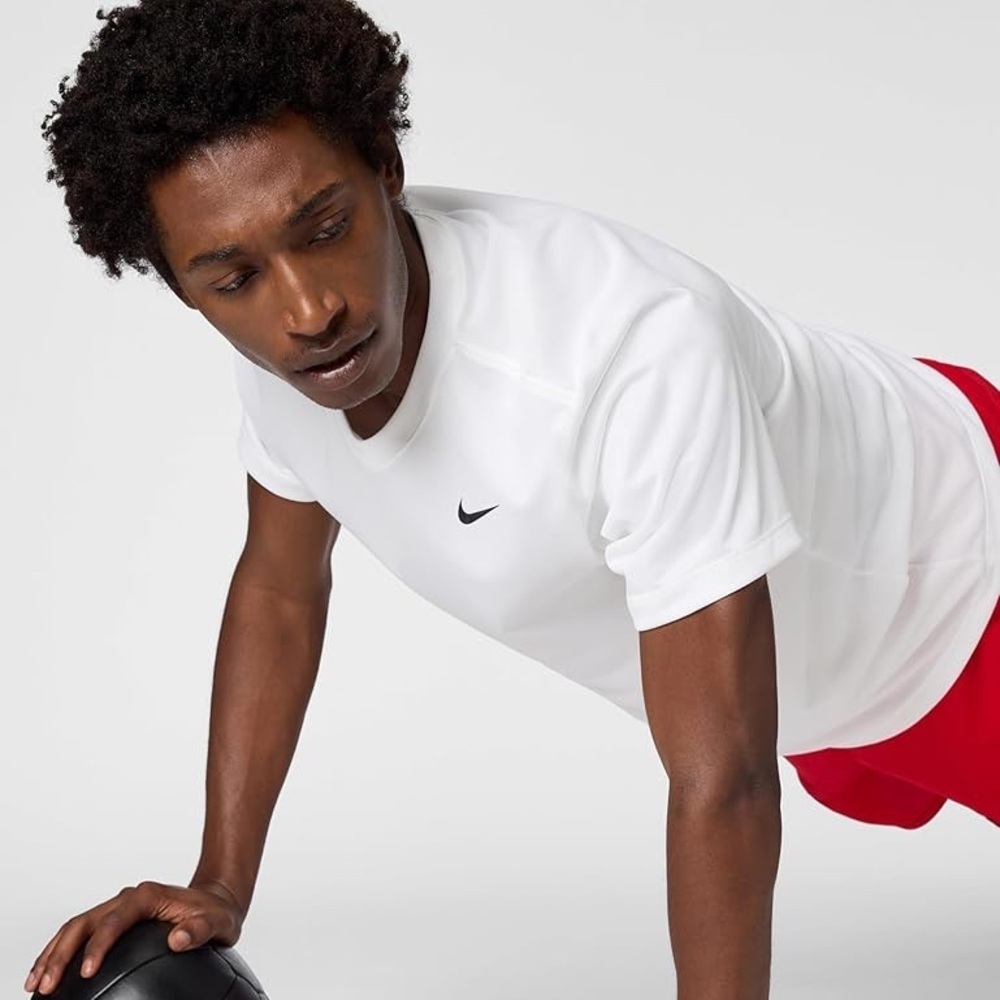 Nike Men's White Dri-FIT Legend Fitness short sleeve T-Shirt - Size medium